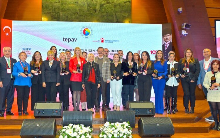 Girişimci kadınların “2023 yıldızları” ödüllendirildi Girişimci kadınların “2023 yıldızları” ödüllendirildi