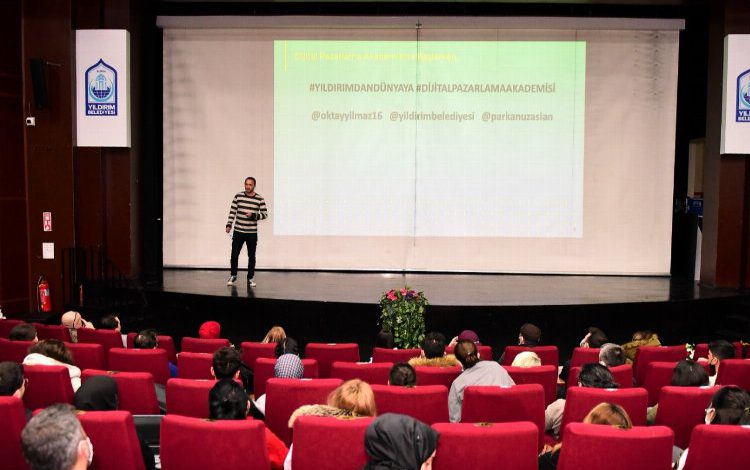 Bursa Yıldırım’da Dijital Pazarlama Akademisi’ ne yoğun ilgi
