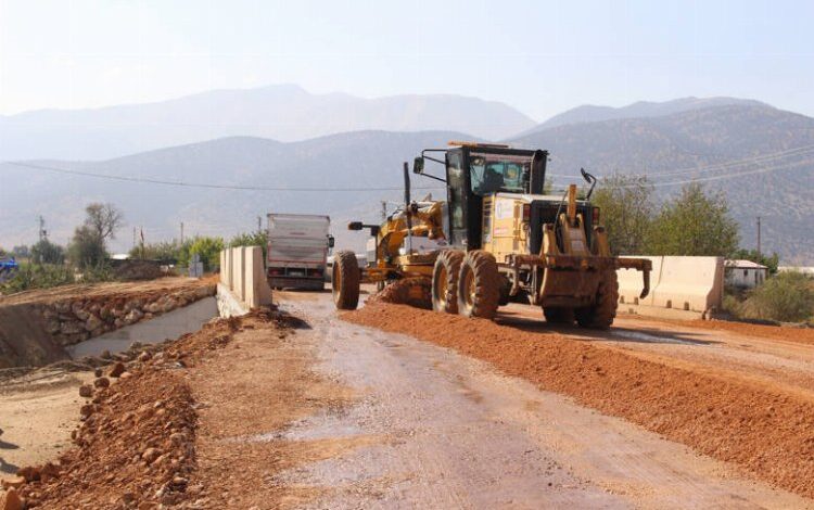 Büyükşehir Elmalı Bayralar köprüsünü yeniledi