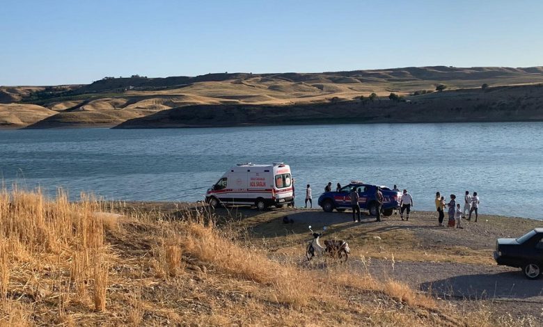 Baraja giren genç boğuldu Baraja giren genç boğuldu