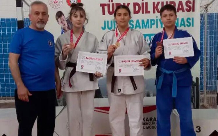 Kütahya Belediyespor madalyaya doymuyor Kütahya Belediyespor madalyaya doymuyor