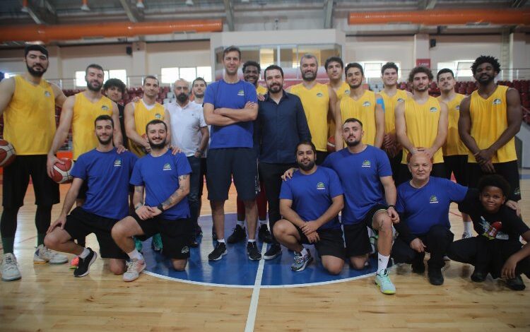 Kuyumcuların basket takımı TBL 1. Lig’de dikkat çekiyor Kuyumcuların basket takımı TBL 1. Lig’de dikkat çekiyor