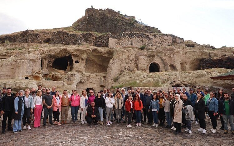 NERO üyesi rehberlerden Kayaşehir ve Meryem Ana turu NERO üyesi rehberlerden Kayaşehir ve Meryem Ana turu