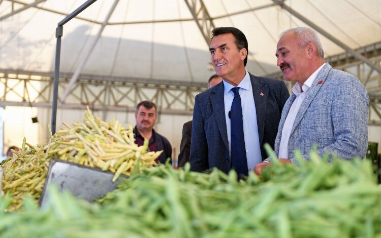 Bursa Osmangazi’de Başkan Dündar, pazarcı esnafla buluştu