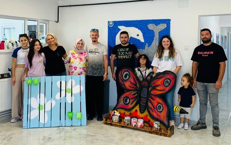 Bursa Mudanya’da atıklar saksı ve süs eşyasına dönüştü Bursa Mudanya’da atıklar saksı ve süs eşyasına dönüştü