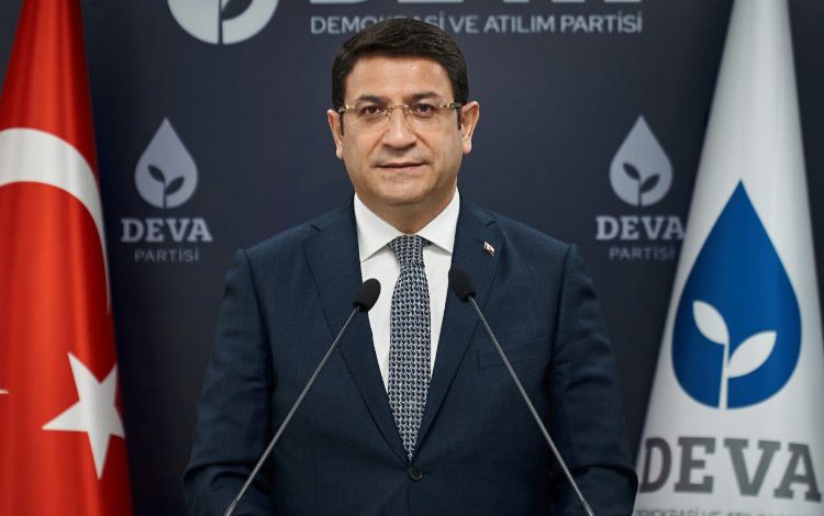 DEVA’dan Bakan Dönmez’i istifaya çağırdı