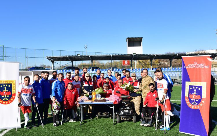 Malatya ‘da Engelliler Günü’ne özel maç Malatya ‘da Engelliler Günü’ne özel maç