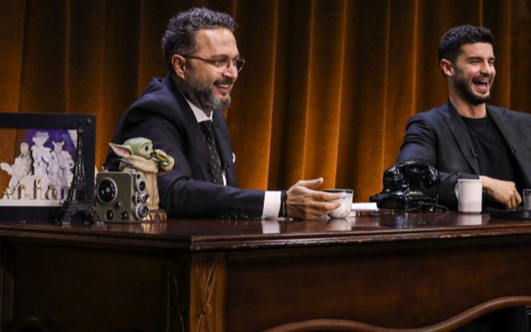 Berk Oktay evini yaktı!