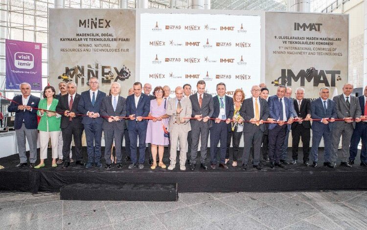 Soyer: “Ne kaybedecek ormanımız, ne de kaderine terk edilecek ekonomimiz var” Soyer: “Ne kaybedecek ormanımız, ne de kaderine terk edilecek ekonomimiz var”