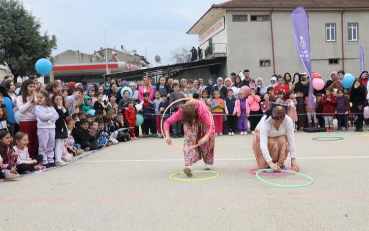 Bursa İnegöl’de ‘Mahalle Şenlikleri’ sürüyor Bursa İnegöl’de ‘Mahalle Şenlikleri’ sürüyor