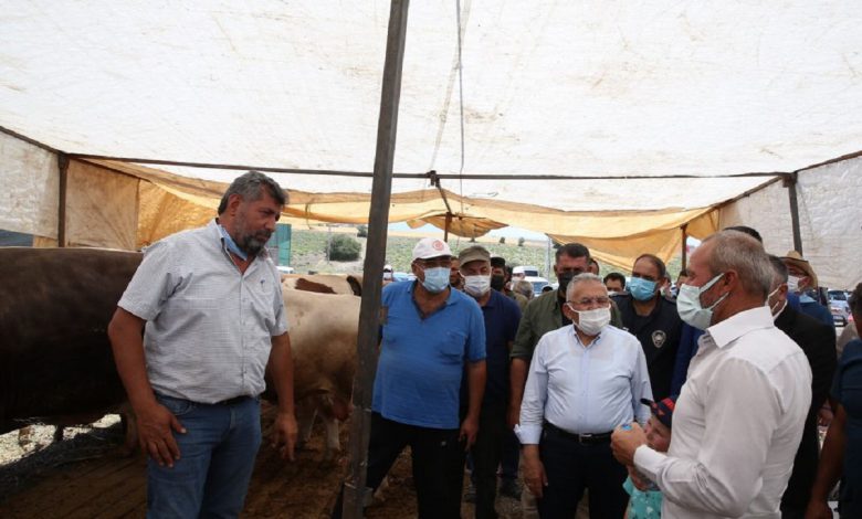 Memduh Büyükkılıç’tan kurban pazarı denetimi