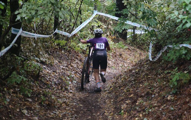 Kocaeli’de Uluslararası Dağ Bisikleti Yarışları start aldı Kocaeli’de Uluslararası Dağ Bisikleti Yarışları start aldı