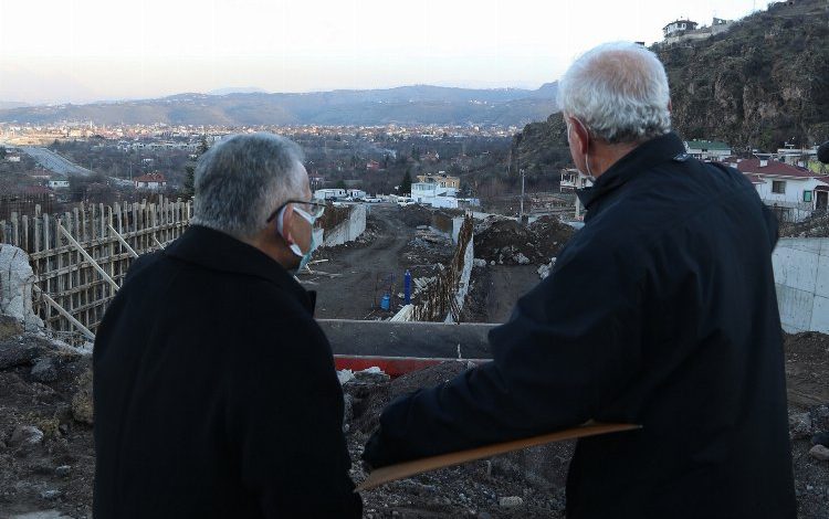 Memduh Büyükkılıç’tan ‘ulaşım’ mesajı Memduh Büyükkılıç’tan ‘ulaşım’ mesajı