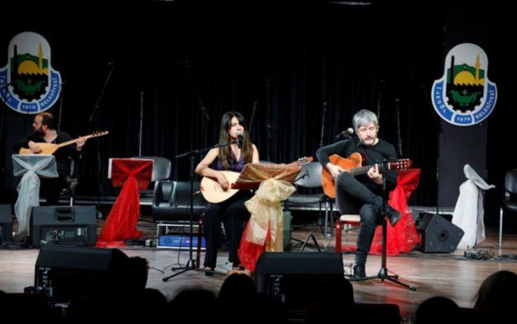 Bursa İnegöl’de Gençlik Korosu ve Ayfer Vardar Konseri Bursa İnegöl’de Gençlik Korosu ve Ayfer Vardar Konseri