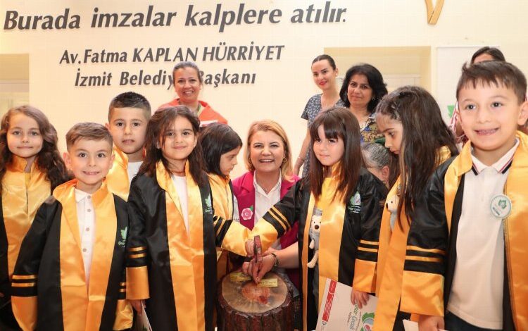 Yeşilova Çınar Çocuk Evi ikinci mezunlarını verdi Yeşilova Çınar Çocuk Evi ikinci mezunlarını verdi