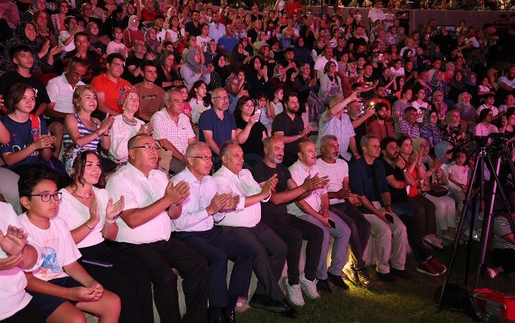 Kayseri Talas Meydanı’nda konser coşkusu