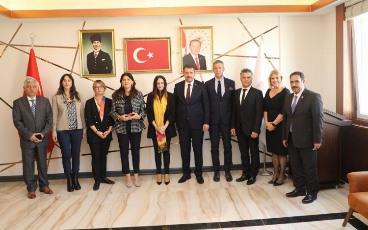 Suna’nın Kızları’ndan Şanlıurfa ziyareti Suna’nın Kızları’ndan Şanlıurfa ziyareti