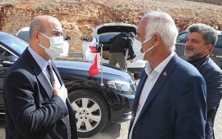 Vali Demirtaş’tan Gara Şehidi Vedat Kaya’nın ailesine ziyaret Vali Demirtaş’tan Gara Şehidi Vedat Kaya’nın ailesine ziyaret