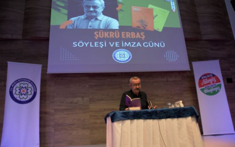 Şükrü Erbaş Muğla’da şiir severlerle buluştu Şükrü Erbaş Muğla’da şiir severlerle buluştu
