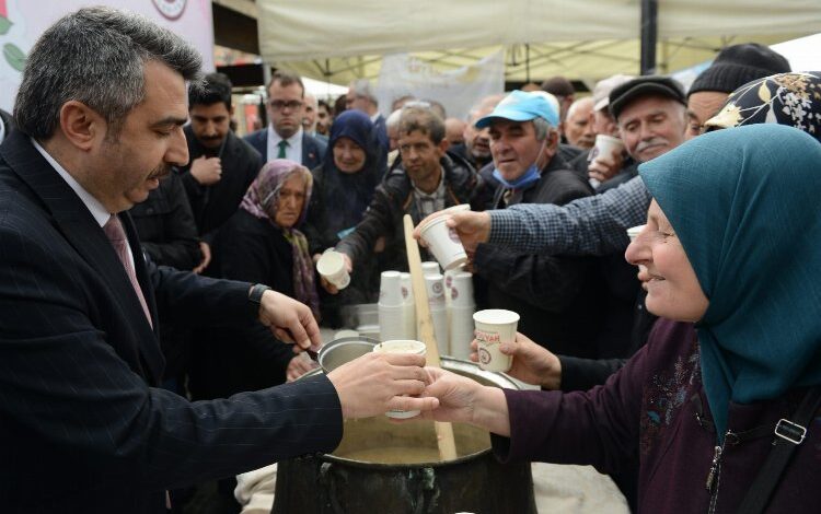 Bursa’da ‘Erguvan Bayramı’ coşkusu