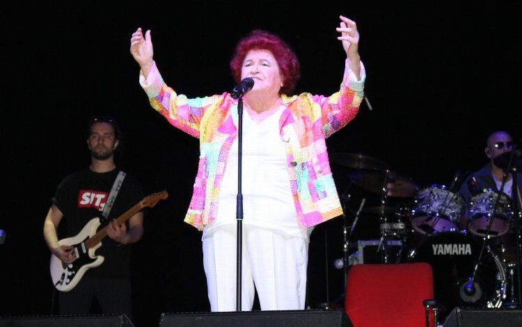 Selda Bağcan, Almanya’da sahne aldı Selda Bağcan, Almanya’da sahne aldı