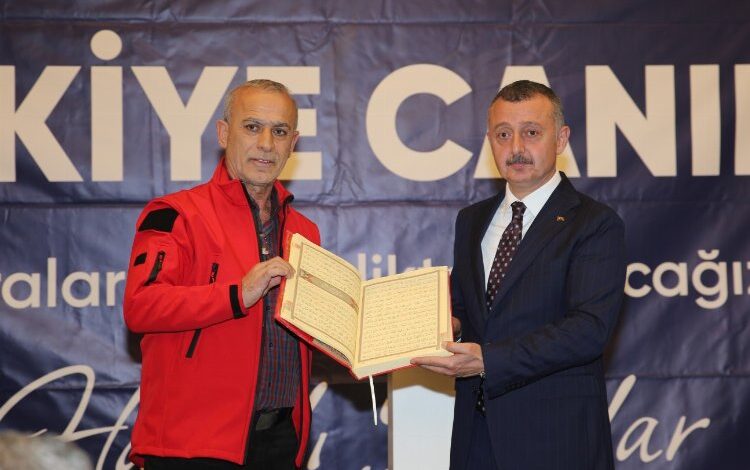 Kocaeli afet bölgesinden elini çekmiyor