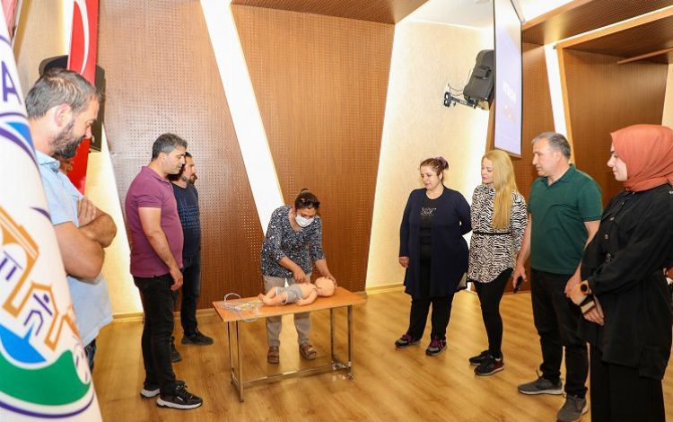 Kayseri Talas’ta ilk yardım eğitimi Kayseri Talas’ta ilk yardım eğitimi