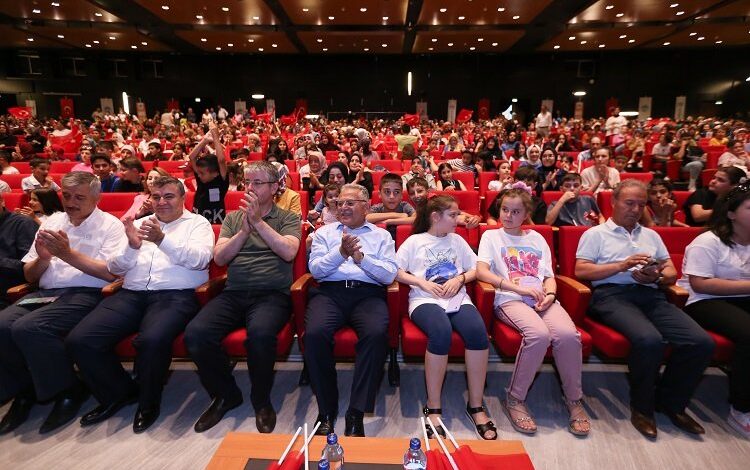 KAYMEK Yaz Okulu’ndan muhteşem kapanış KAYMEK Yaz Okulu’ndan muhteşem kapanış