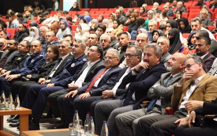 Melik Mehmet Gazi için anma töreni Melik Mehmet Gazi için anma töreni