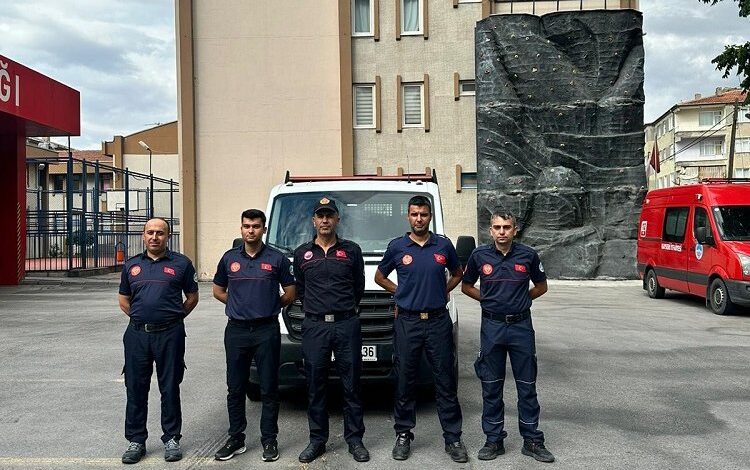 Kayseri itfaiyesi sel mağdurlarının yanında Kayseri itfaiyesi sel mağdurlarının yanında