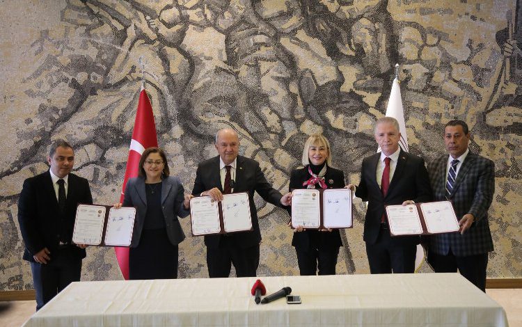 Gaziantep’te kadın girişimciler ile ‘Meyve Ormanı’ kurulacak Gaziantep’te kadın girişimciler ile ‘Meyve Ormanı’ kurulacak