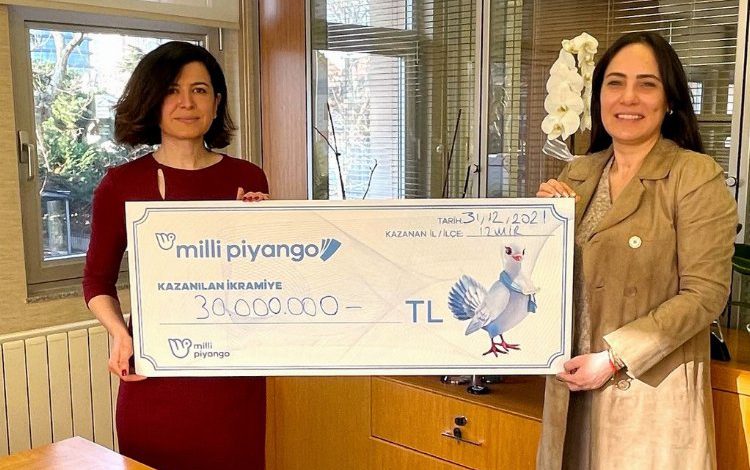 Milli Piyango talihlisi ödülünü aldı