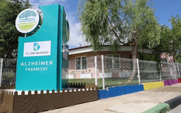 Altın Karınca’dan Alzheimer Yaşam Evi’ne ödül Altın Karınca’dan Alzheimer Yaşam Evi’ne ödül