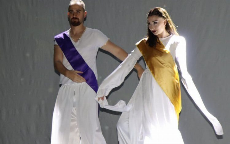 Nikomedia ateşi büyüledi