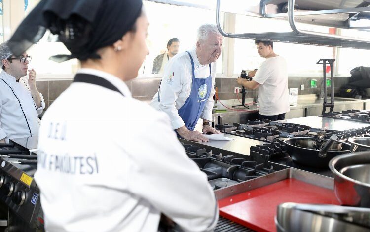 ‘Sağır Şefler Dünya Mutfağını Öğreniyor’ ‘Sağır Şefler Dünya Mutfağını Öğreniyor’