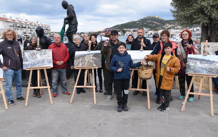 İzmir Foça’da sergili tepki! İzmir Foça’da sergili tepki!