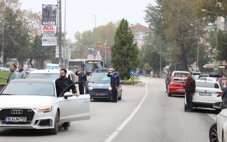 Bursa İnegöl’de de saat 9.05’te hayat durdu