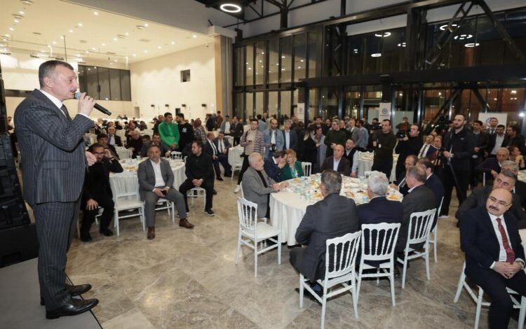 Erzurumluların iftar programına yoğun katılım Erzurumluların iftar programına yoğun katılım