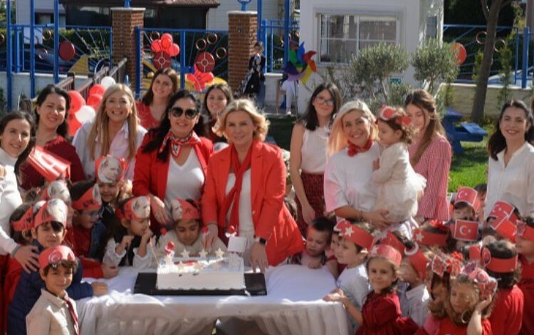 Miniklerin yüreklerin Cumhuriyet coşkusu Miniklerin yüreklerin Cumhuriyet coşkusu