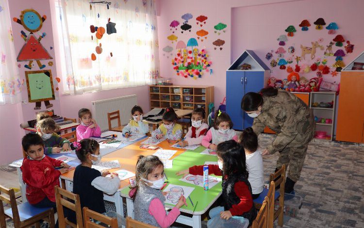 Adıyaman’da jandarmadan 375 öğrenciye etkinlik