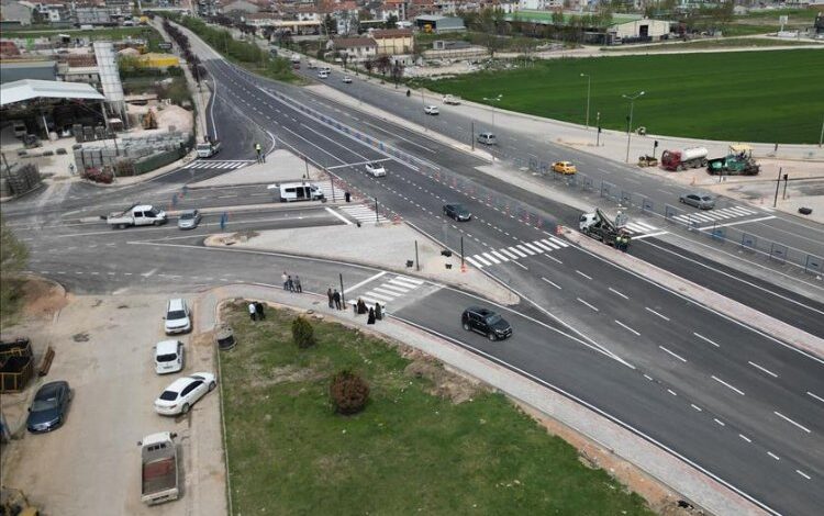 Bursa İnegöl’de Akpınar Kavşağı bayrama hazırlanıyor Bursa İnegöl’de Akpınar Kavşağı bayrama hazırlanıyor