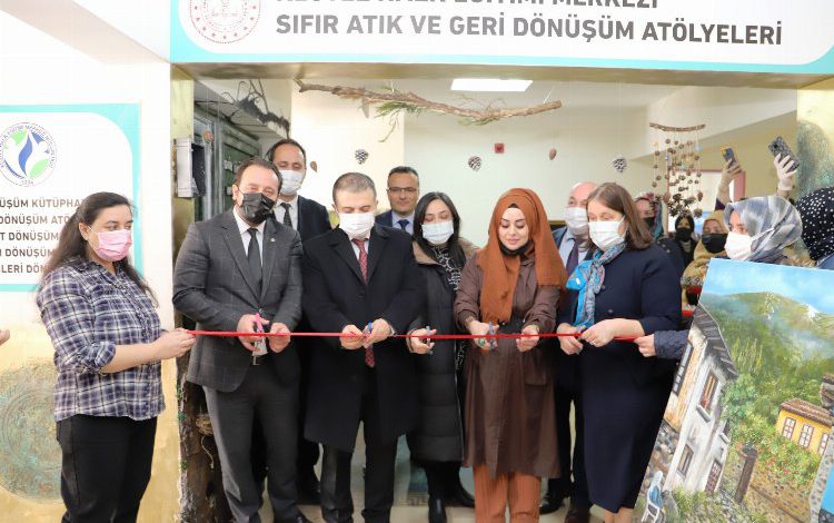 Bursa Kestel’e ‘sıfır atık ve geri dönüşüm’ kütüphanesi Bursa Kestel’e ‘sıfır atık ve geri dönüşüm’ kütüphanesi