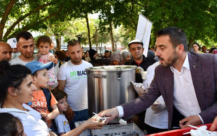 Bursa’da Kestelli çocukların ‘süt’ keyfi Bursa’da Kestelli çocukların ‘süt’ keyfi