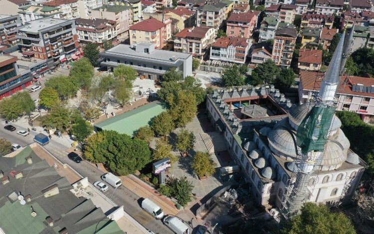 Körfez Yarımca Meydanı gün yüzüne çıkıyor