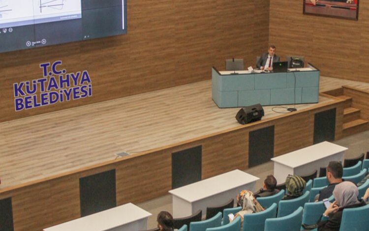 Kütahya Belediyesi’nden personeline hizmet içi eğitim Kütahya Belediyesi’nden personeline hizmet içi eğitim