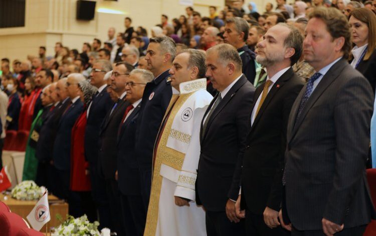 ERÜ’de yeni akademik yıl açıldı