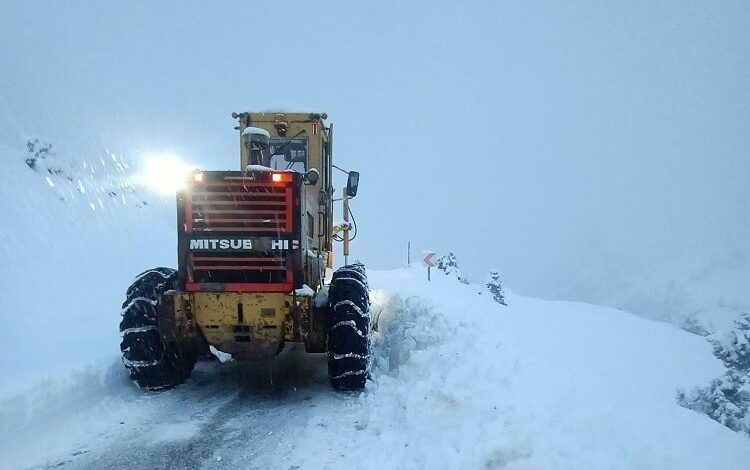 Kayseri Büyükşehir kırsalın kardan kapanan yolunu açtı Kayseri Büyükşehir kırsalın kardan kapanan yolunu açtı