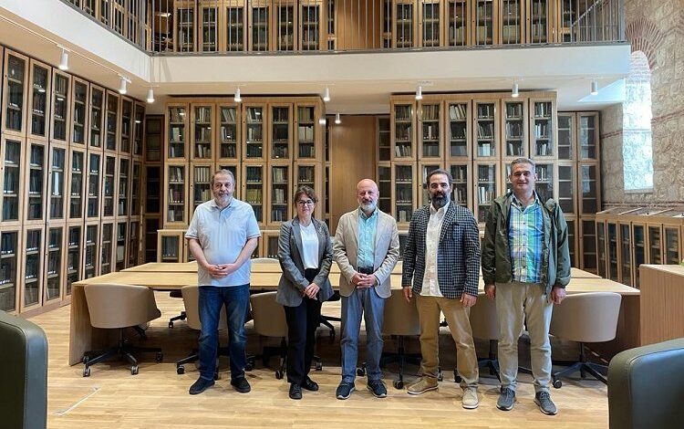 Ahmet Çolakbayrakdar’dan müzeye inceleme Ahmet Çolakbayrakdar’dan müzeye inceleme