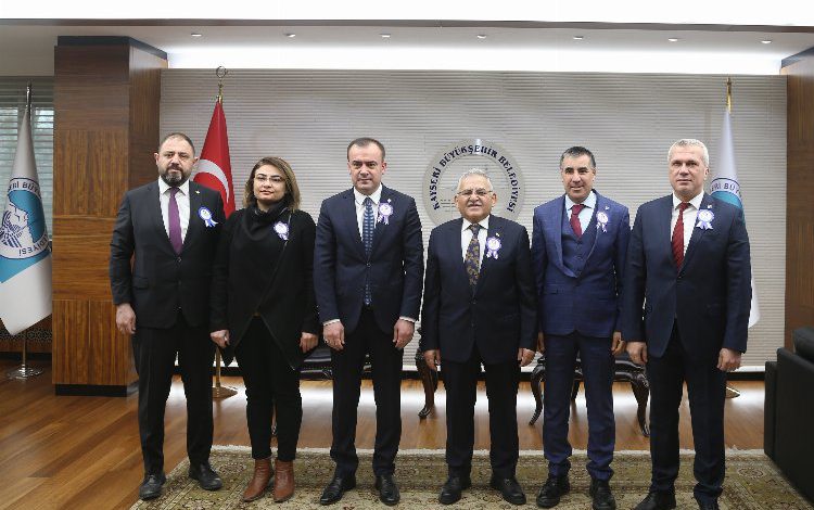 Kayseri’de muhasebecilerden Başkan Büyükkılıç’a nezaket Kayseri’de muhasebecilerden Başkan Büyükkılıç’a nezaket