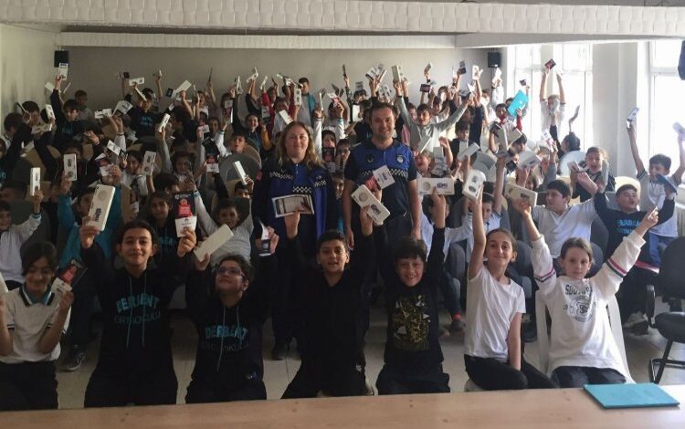 Kocaeli Zabıtası öğrencilere tüketici haklarını anlattı Kocaeli Zabıtası öğrencilere tüketici haklarını anlattı